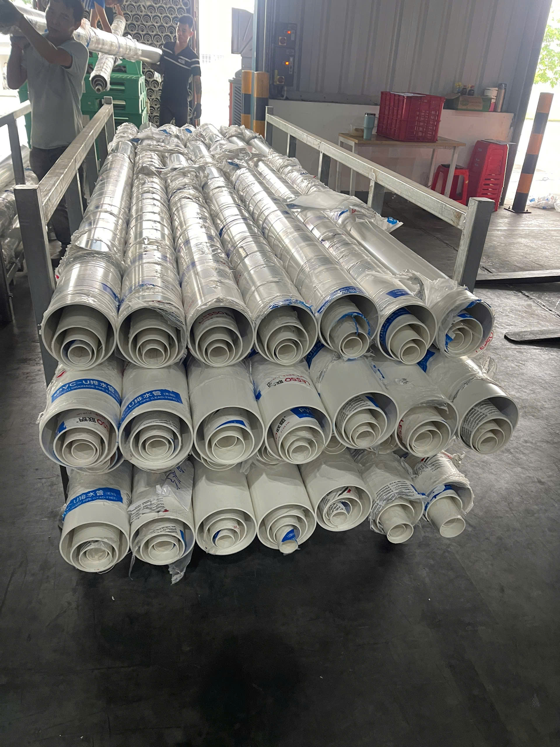 Ống thoát nước PVC-U màu trắng